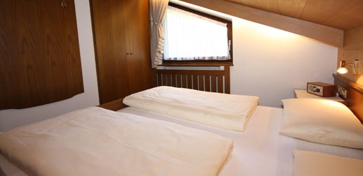 Wohnung 33: Doppelzimmer im Dachgeschoss