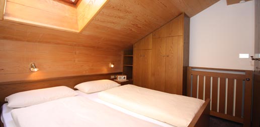 Wohnung 32: Doppelzimmer im Dachgeschoss
