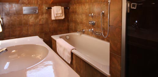Wohnung 31: Bad mit Badewanne