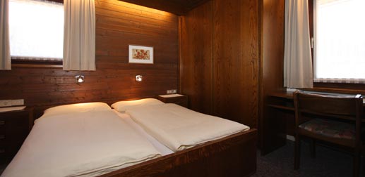 Apartment 22: double bedroom